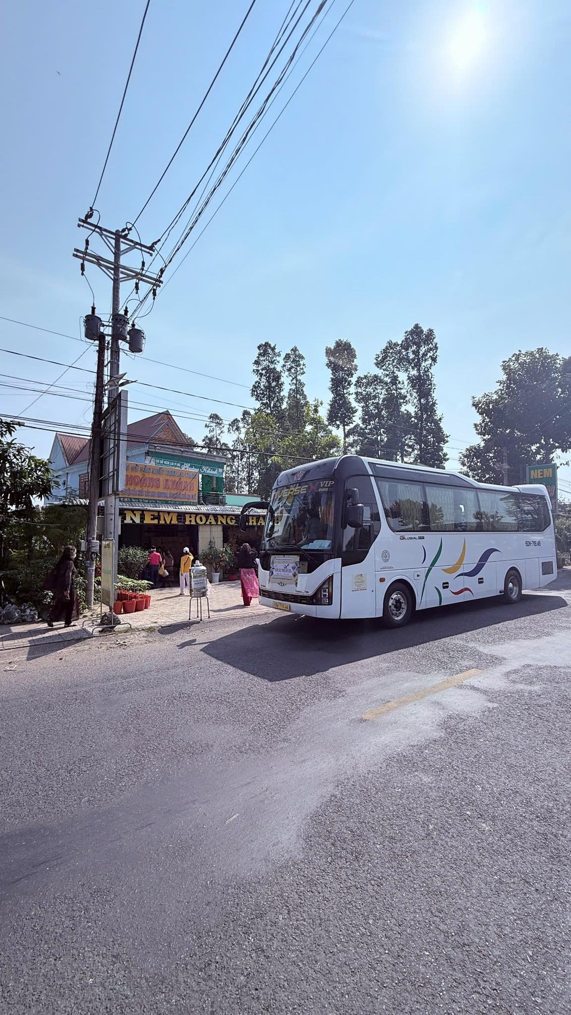 Thuê xe 29 chỗ có tài xế đi tour ngắn ngày