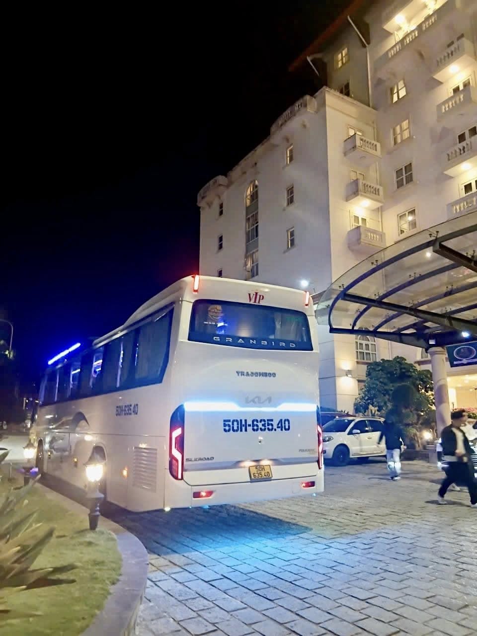 Thuê xe 29 chỗ có tài xế đi tour ngắn ngày