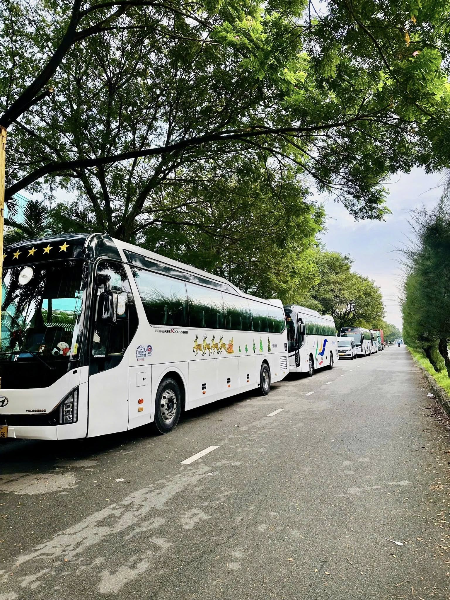 Thuê xe 29 chỗ đi Nha Trang không phát sinh