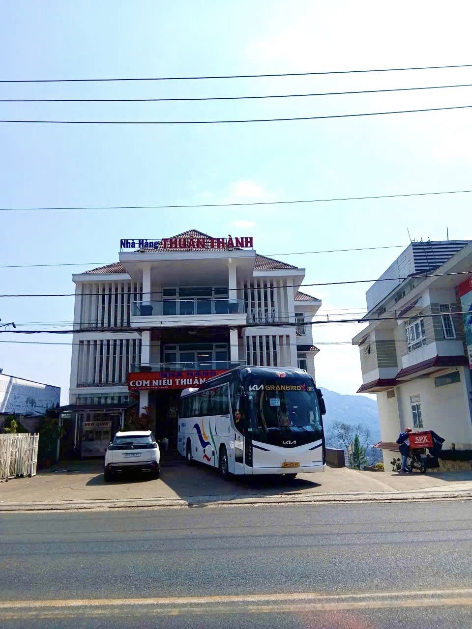 Thuê xe 29 chỗ đi tỉnh giá rẻ tại TP.HCM