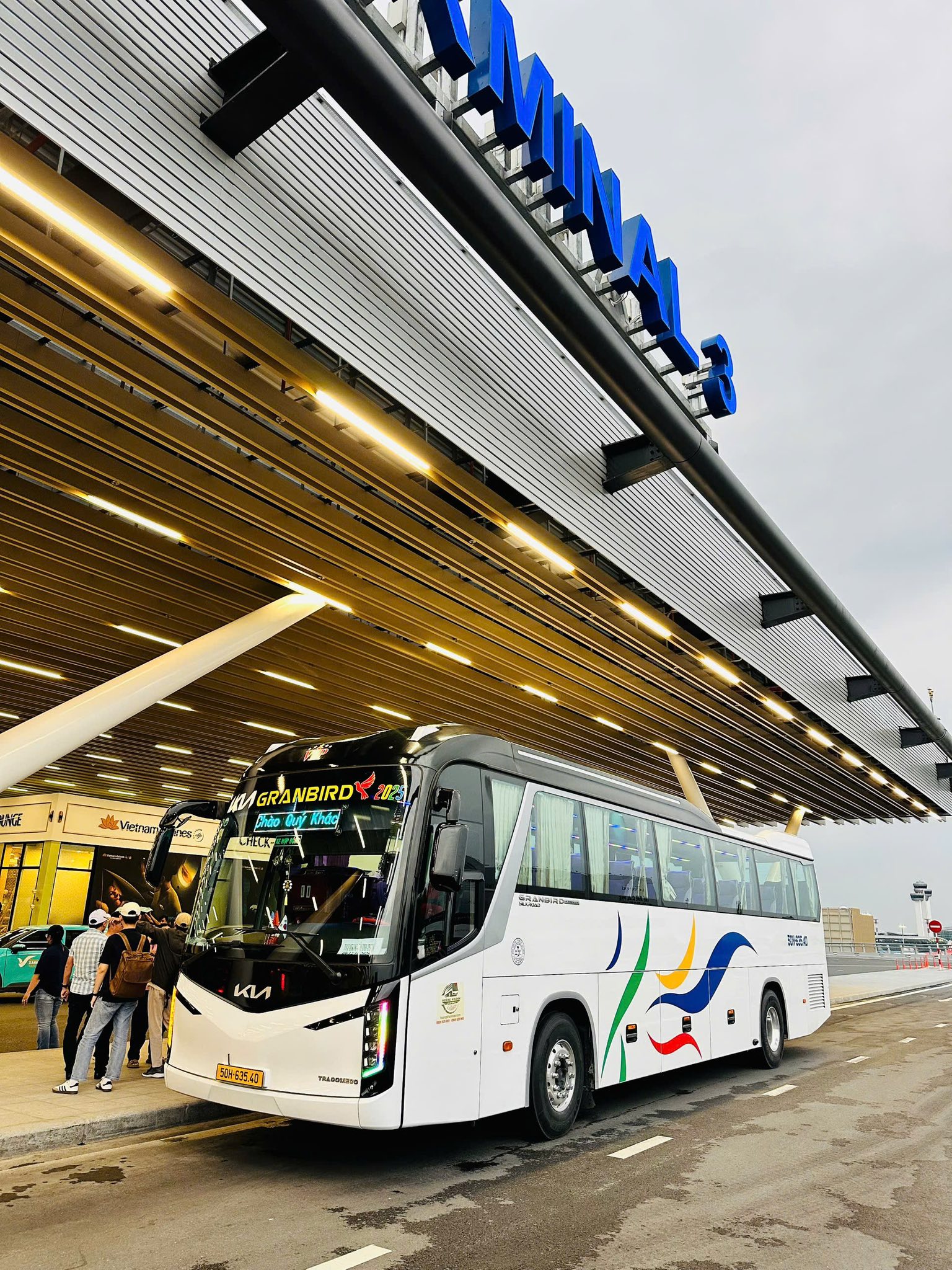 Thuê Xe 29 Chỗ Đời Mới Tại TP.HCM