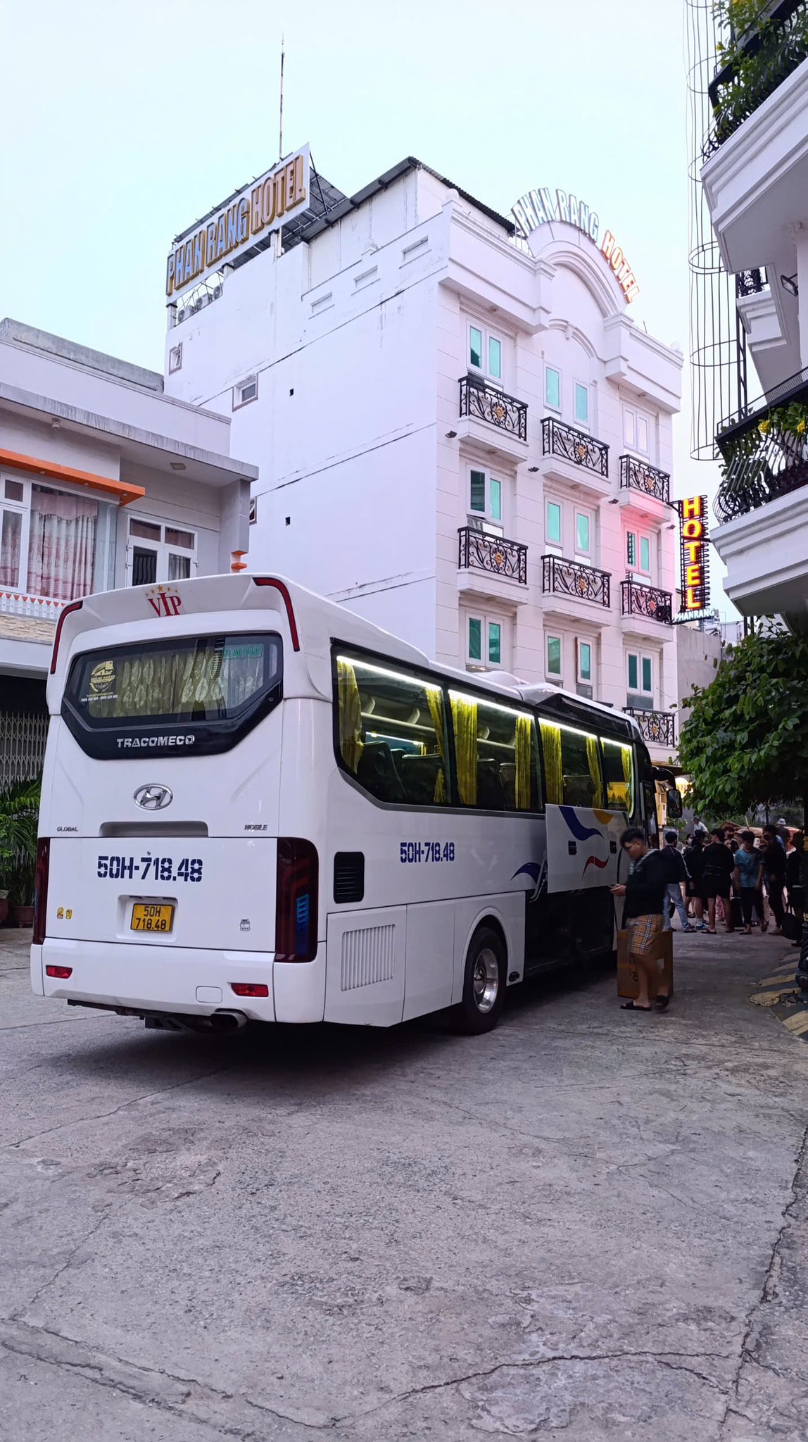 Thuê xe 29 chỗ hợp đồng dài hạn