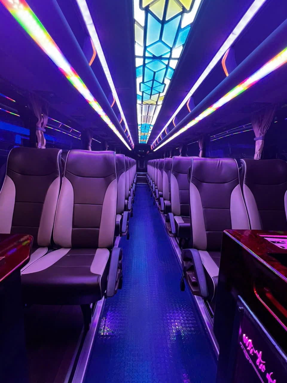 Thuê Xe 45 Chỗ An Toàn – Đúng Lịch