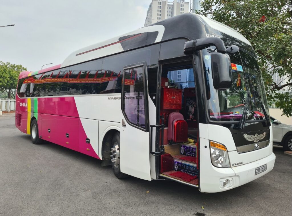 Thuê Xe 45 Chỗ Cho Công Ty & Trường Học