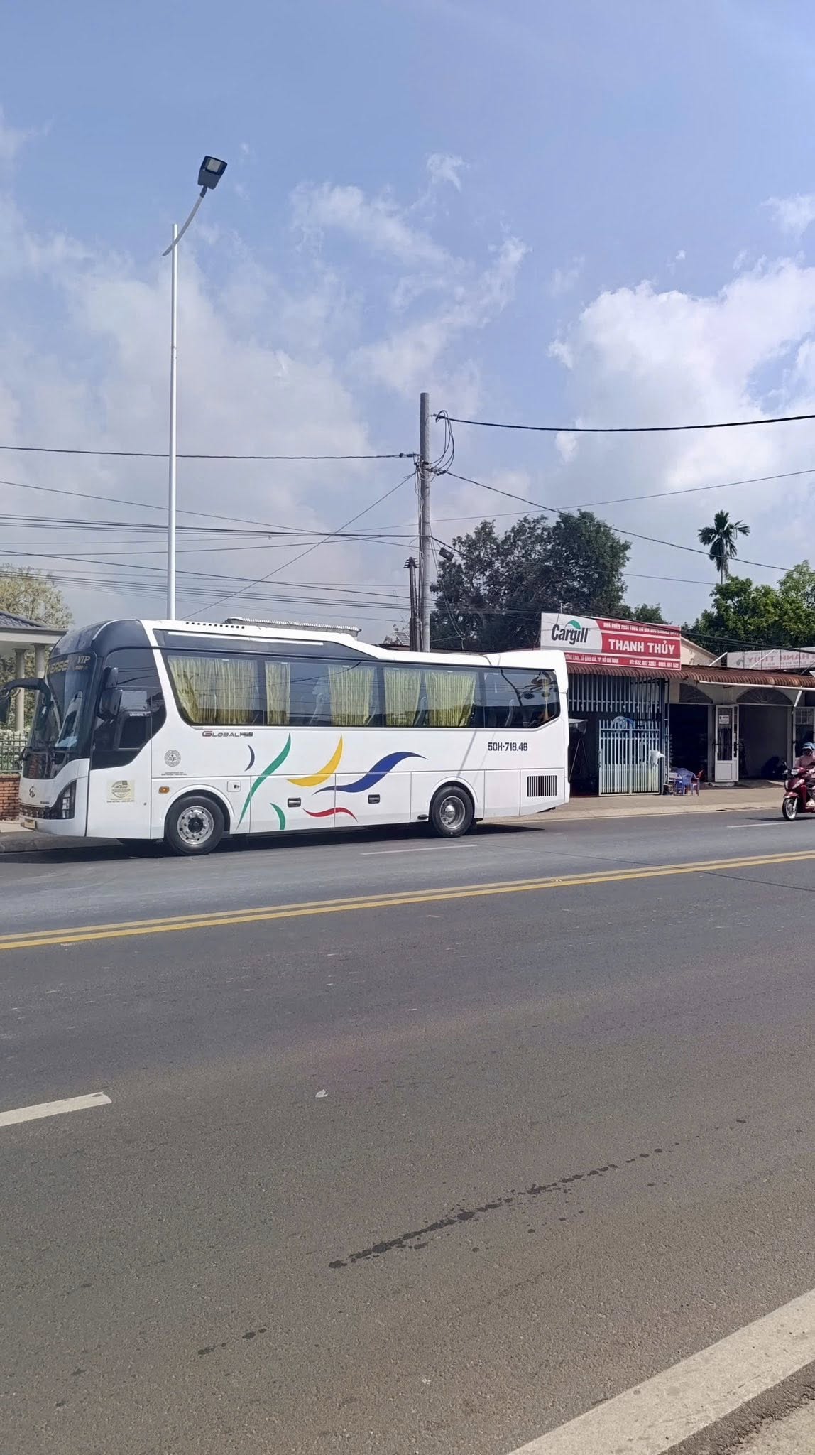 Xe 29 Chỗ Du Lịch Dài Ngày