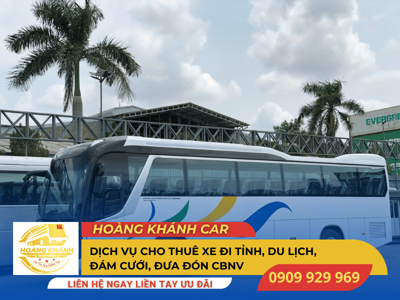 Xe Du Lịch Universe 45 Chỗ