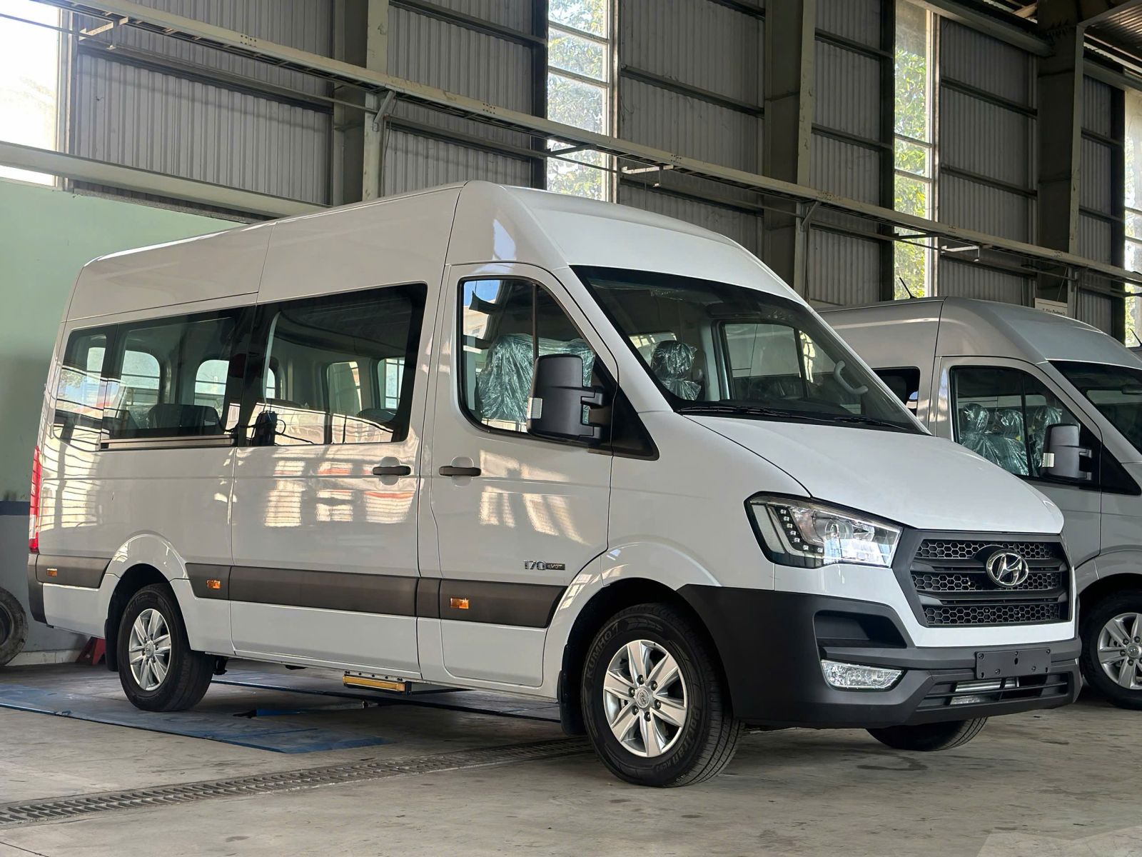 Những Thắc Mắc Với Dịch Vụ Thuê Xe Ô Tô 16 Chỗ Bạn Nên Biết