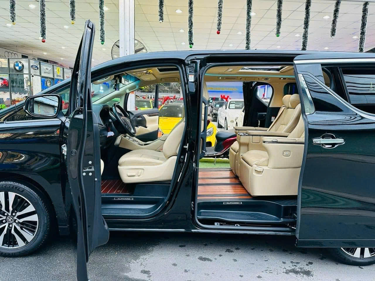 Bảng giá tham khảo dịch vụ thuê xe du lịch cao cấp VIP