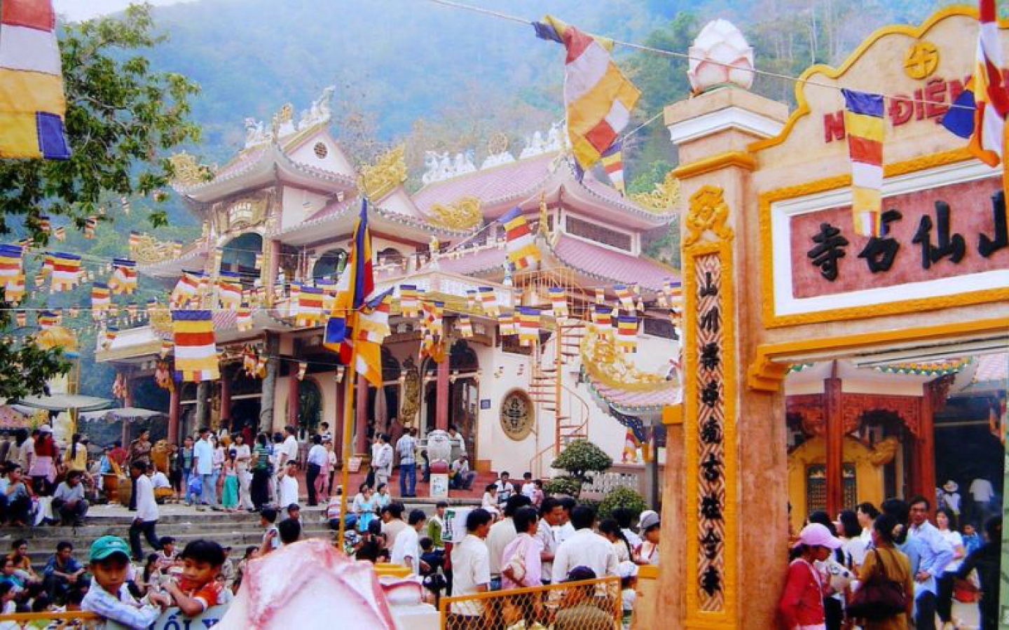 DU LỊCH HOÀNG KHÁNH – Lựa chọn lý tưởng cho chuyến đi lễ chùa từ TP.HCM