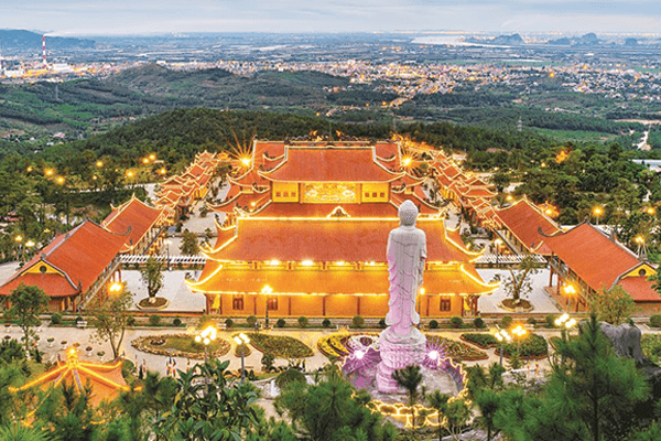 DU LỊCH HOÀNG KHÁNH – Lựa chọn lý tưởng cho chuyến đi lễ chùa từ TP.HCM